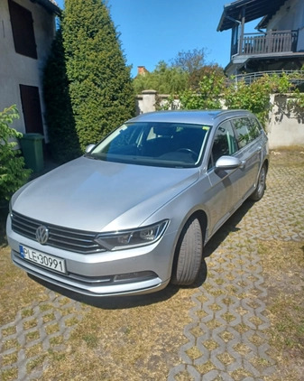 Volkswagen Passat cena 54900 przebieg: 213500, rok produkcji 2017 z Nowe Miasto Lubawskie małe 137